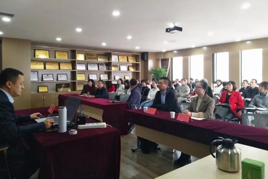 学无止境|开云手机版登录入口-开云(中国)官方
举办法律知识专题培训